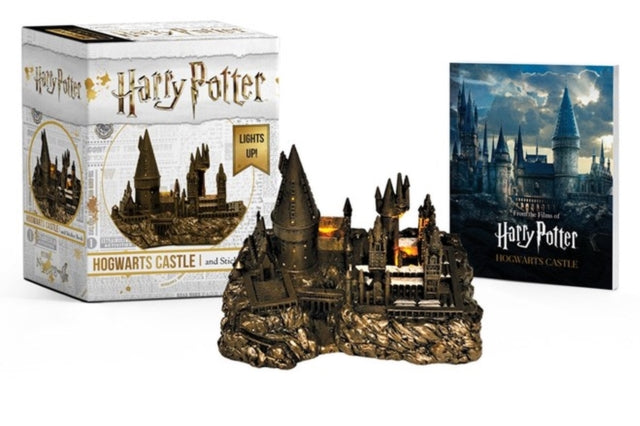 Harry Potter Hogwarts Castle and Sticker Book : Lights Up!-9780762464401