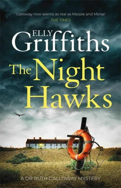 The Night Hawks : Dr Ruth Galloway Mysteries 13-9781787477841
